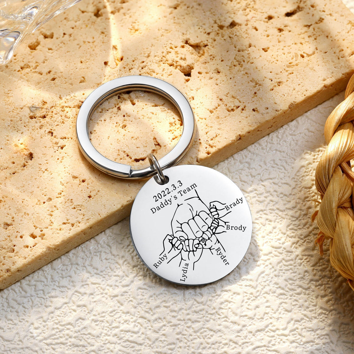 Custom Family Name Keychian with Father and Child Hand