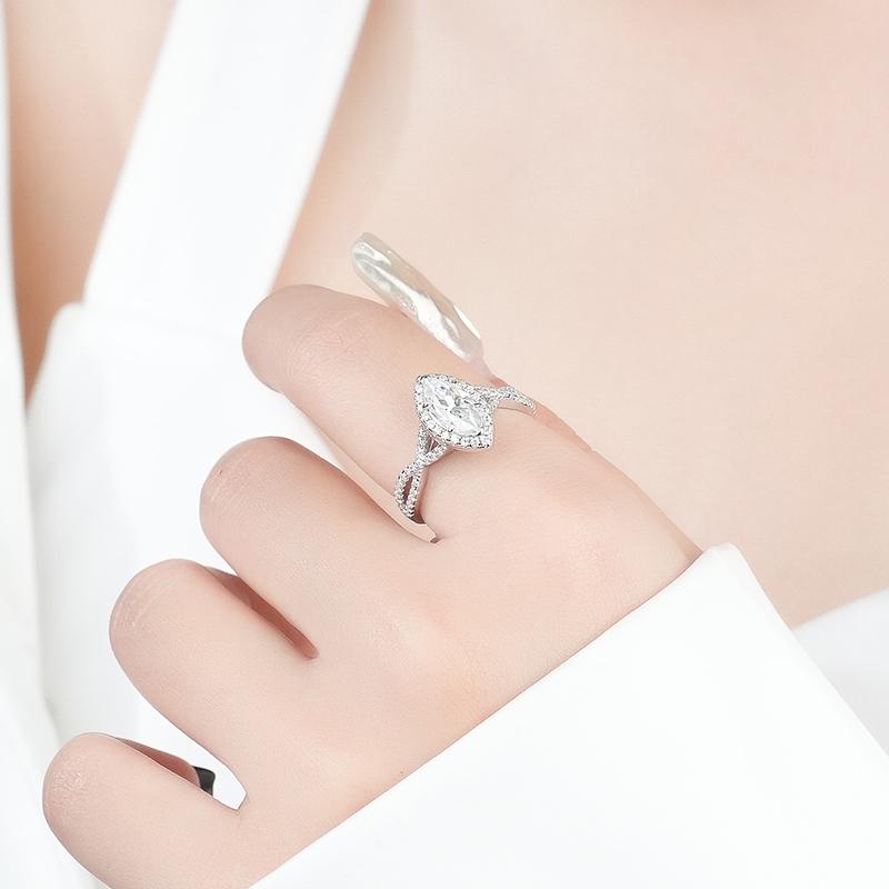 925 Sterling Silver Moissanite Ring